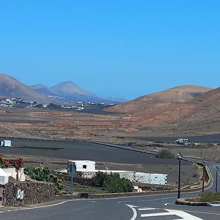 Centro Ave Fenix Semesterbostad Femés