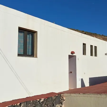 Centro Ave Fenix Semesterbostad Femés