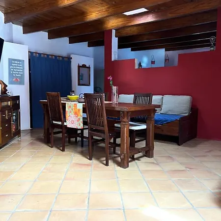 Centro Ave Fenix * Femés