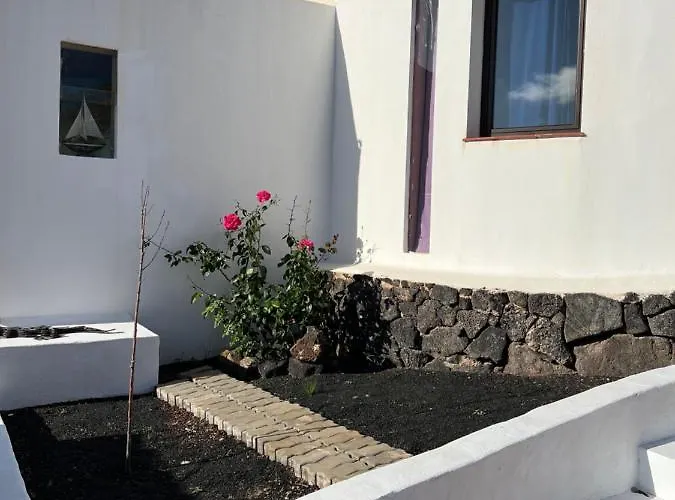 Semesterbostad Centro Ave Fenix Femés